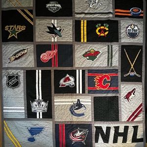 PB pottery barn Teen Western conference hockey quilt,